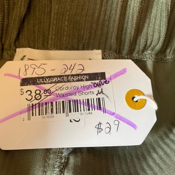 NWT Love Riche Paperbag shorts - Picture 3 of 8